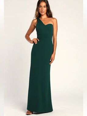 MOVING SALE: Lulu's One-Shoulder Deep Green Formal Gown